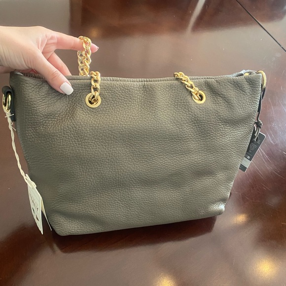 NWT Valentina 100% Italian made leather small purse / tote with chain handles - Picture 2 of 7